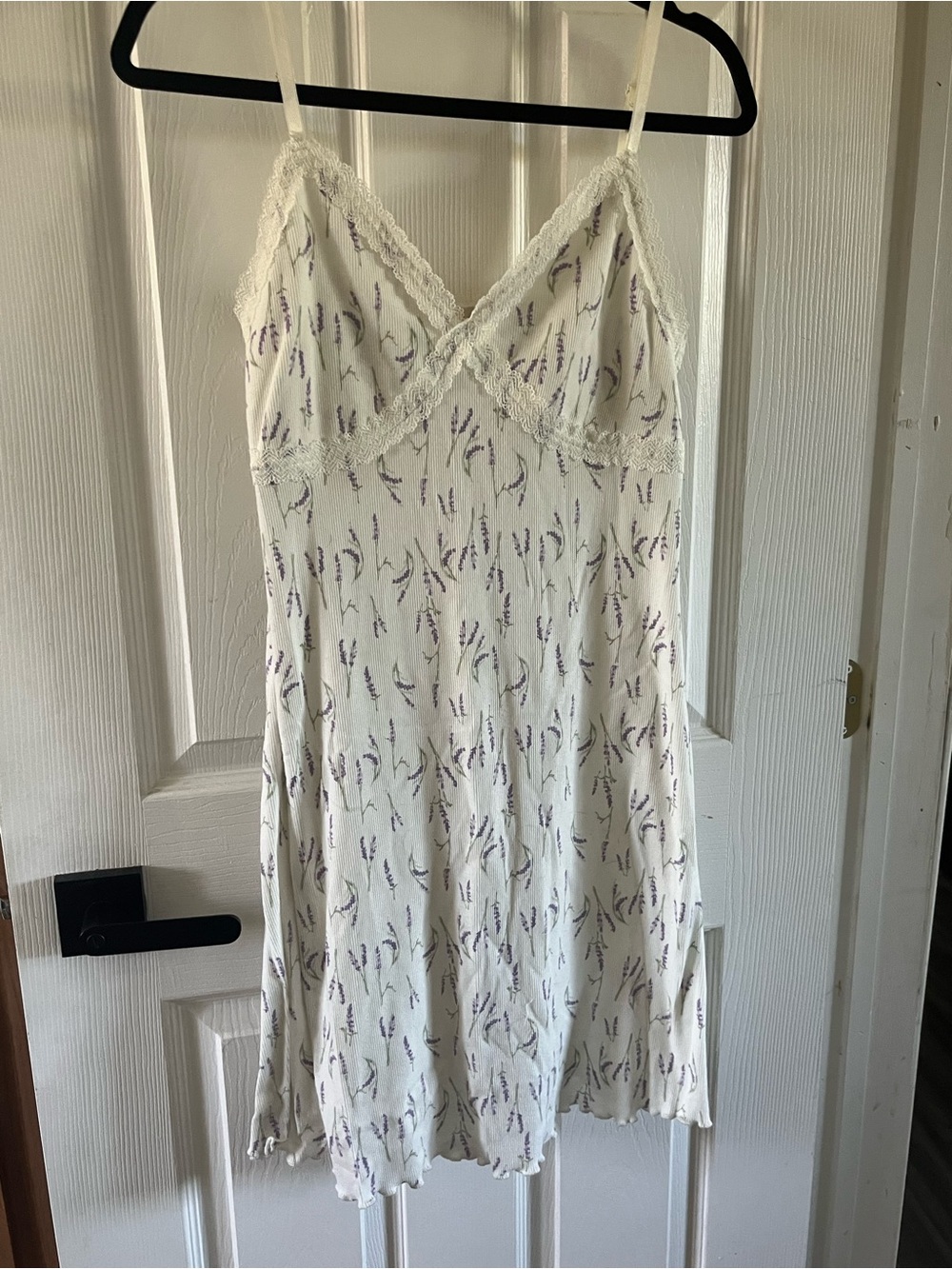 La Vie en Rose Lavender Floral Lace Trim Ribbed Nightgown - Size Medium